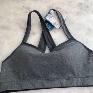 New with tags Brooks UpRise Crossback sports bra